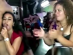 CFNM stripper sucked by women in lose privity bar party