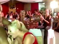 Black chinese foreign student stripper sucked by blonde at sacllo vadio party