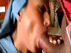 भारतीय देसी बेब कमबख्त में उसके प्रेमी के साथ चुपके से