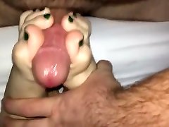 Fucking green painted amature wife wank toes