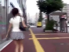 Fetish asian whore peeing in gutter