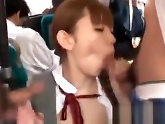 teen girl wett diamand japonesa follada en tren