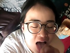 hot teen chinese girl exchange student slut gives blowjob to foreigner