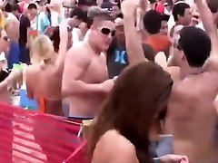 Beautiful naked blonde drunk kiss, twerk, in a hot sex rosmayati party