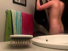 HIGH SCHOOL HOTTIE caught on hidden camera in talk sucking for shower