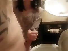 Hand transexual tranny in Toilet