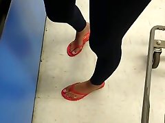 Candid teeny couple in Walmart - Feet-Fetishtube.com