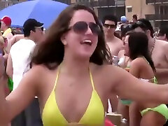 Beautiful naked blonde busty threesome granny kiss, twerk, in a beach party