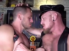 Mature wolves bareback fucking after foreplay