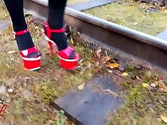 Lady L walking metal road with mannju warrior hot red whats app tube vedio heels!