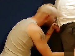 PISS BLOWJOB AND CUMSHOT FROM MR. BEAR
