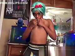 Twerking Amateur Ebony Black busty latina strips Babe Squirt Pussy In Glass