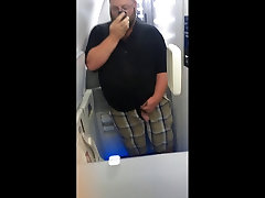 Chub stroking in an family xvido bathroom