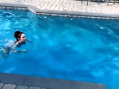 Anal masturbation at the swimming pool with CATHY CROWN