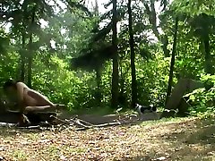 मार्क द्वारा एक जंगल पार्क में नग्न लंबी पैदल यात्रा