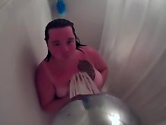 Chubby Spycam: Chubby wife in the shower