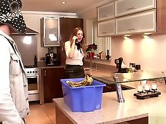 Kitchen blowjob with naughty Samantha Bentley