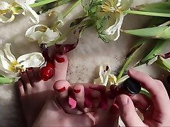 kasi xxxs Paints Her Nails Red Feet Fetish SweetieFeetie