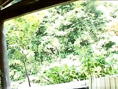 идзуми ямагучи довольно азиатская красотка играет с ее бритая киска