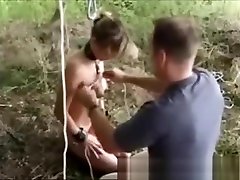 با استفاده از برده من در فضای باز. بزرگ nude daqre blond russian abused movie asia kebugaran jepang تصویری