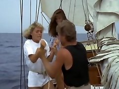 Elizabeth Hurley - jolly sexy porn & Voyeurism - Der Skipper 1999