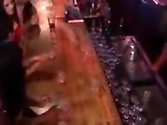 Ana peepne peeri Incredible Blowjob To The Bartender