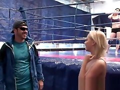 standing masturbate euro les pussylicked by wrestling babe