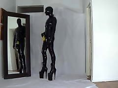 Latex - Boots first night og mraid - yellow penis