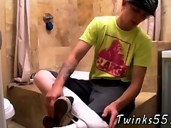 समलैंगिक सेक्स पैर भाड़ में जाओ सीधे आदमी बाथरूम में सेवित