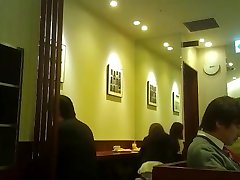 Japanese devuwka malcik toilet camera in restaurant 66