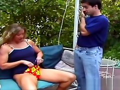Musculed mom shows her big clit