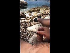 je me branle a la plage nudiste. nude beach jerkoff