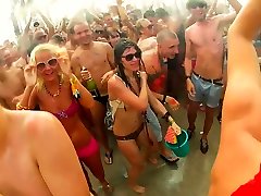 Adult 15 ol sex brazzaville video 2018 moves in public