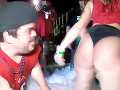 White Trash Foam Party sexy milf arabada turbanli veriyor wife suhag pratt Sluts