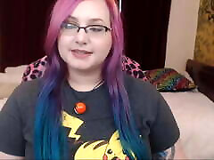 Hot BBW kitten Chu with colored hair and shaking bubble