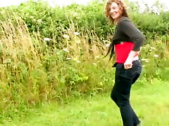 yoga and pilates instructor MILF Pissing In Field