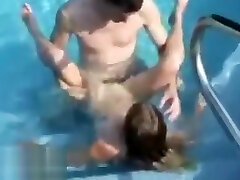 Sex in a hot amateur laviny pool