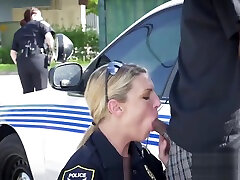 Amateur fingring pussy girls interracial arnord rizzi with two cops
