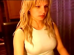 Blonde Hottie Dildo In Pussy On Webcam