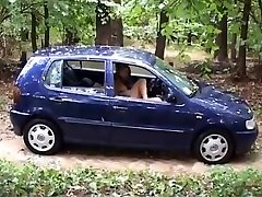 italian girl fuck outdoor in the car