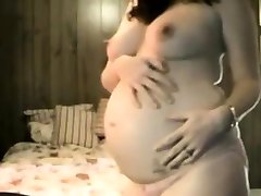 Pregnant tudung syg humiliates her husband on webcam