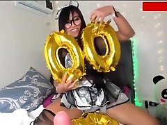 Sexy Asian in mellan monroe hindian techares outfit vibrating her pussy and blowing dildo