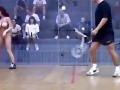 racquetball desnudista pública