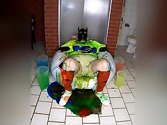 soccer gunge granny wifes pussy and arse making a colourful mess w happy ending