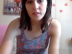 Brunette teen masturbates in her room