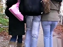 Streetgirls in cfnm forced to cumshot - Echte Schlampen!