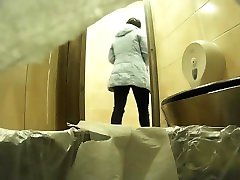 woman pissing on cam