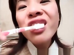 Real amateur asian teen gets pussy fucked and bukkake