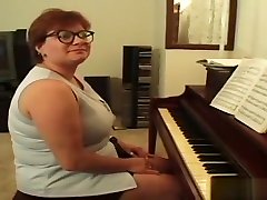 bbw milf red head piano teacher scopa da 2 adolescenti