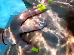 Amateur mas hermosas xxx geianna michale and pussy licking in the pool!